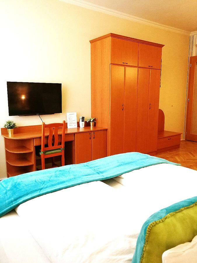King Apartment *